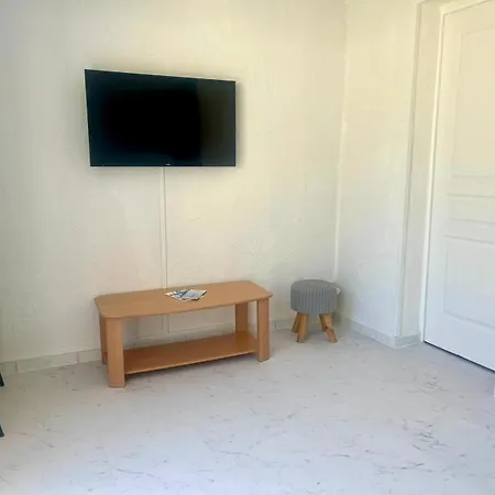 Maisonnette, A 50m De La Avec Terrasse Apartamento *
