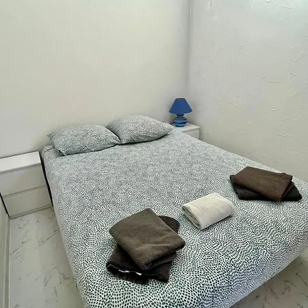 Maisonnette, A 50m De La Avec Terrasse Apartmán *